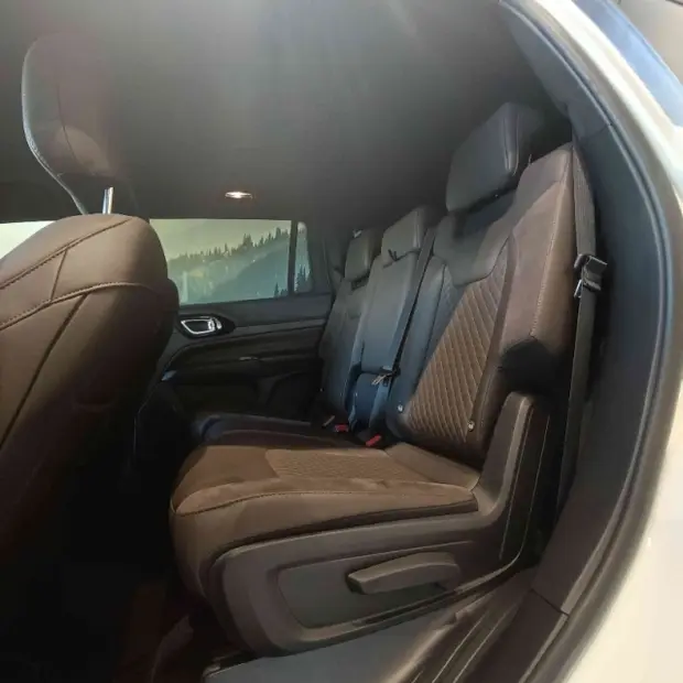 Jeep COMMANDER 2.0 TD380 TURBO DIESEL OVERLAND AT9