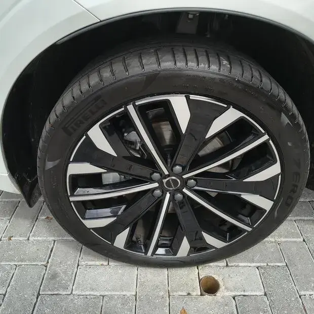 Volvo XC60 Ultra Dark PHEV