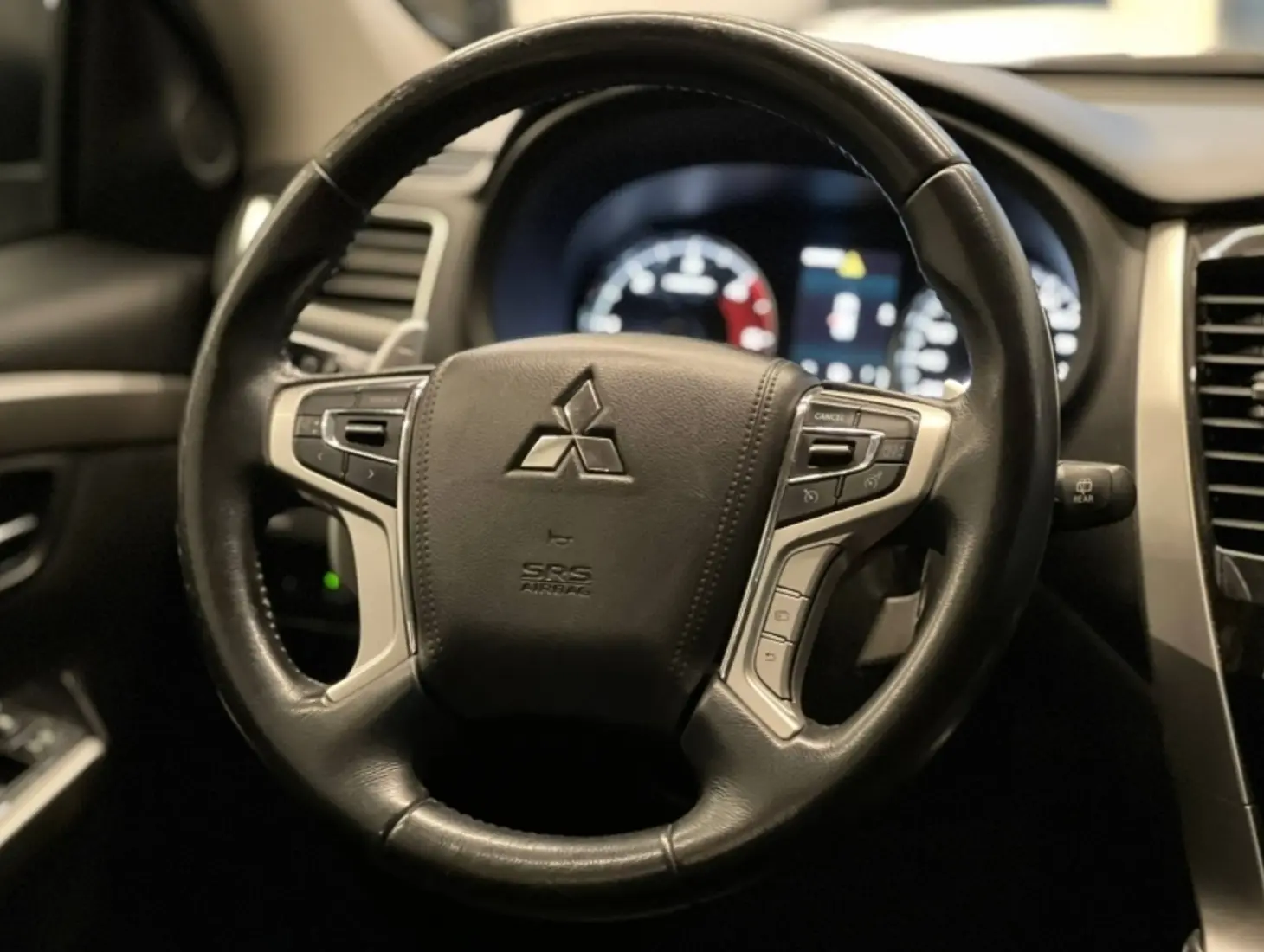 galeria PAJERO SPORT