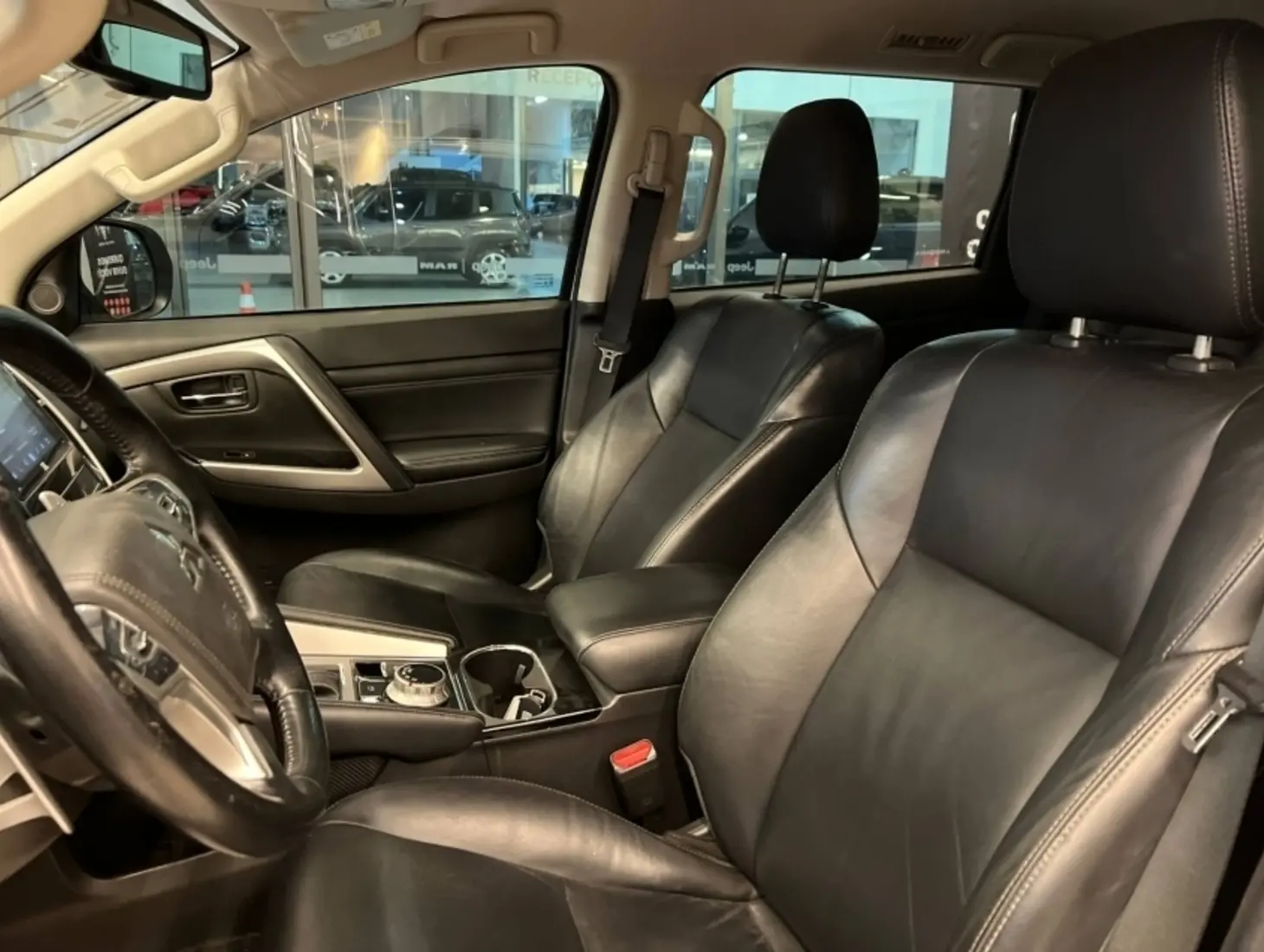 galeria PAJERO SPORT