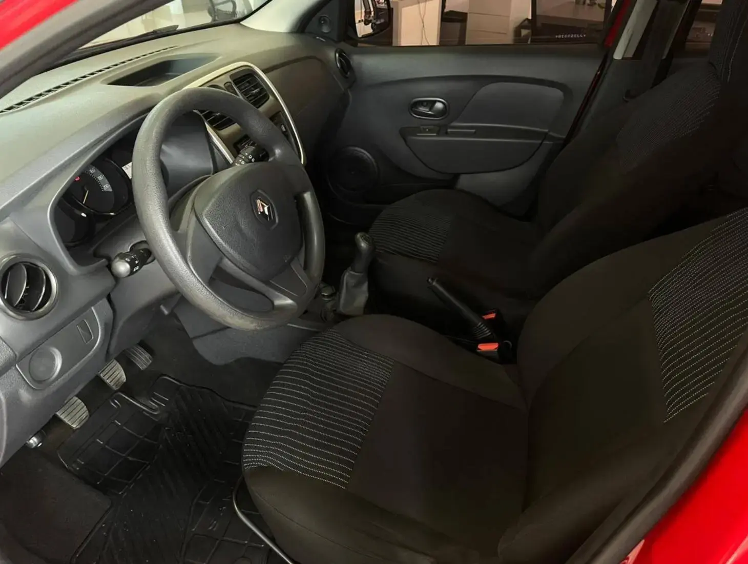 galeria SANDERO AUTHENTIQUE