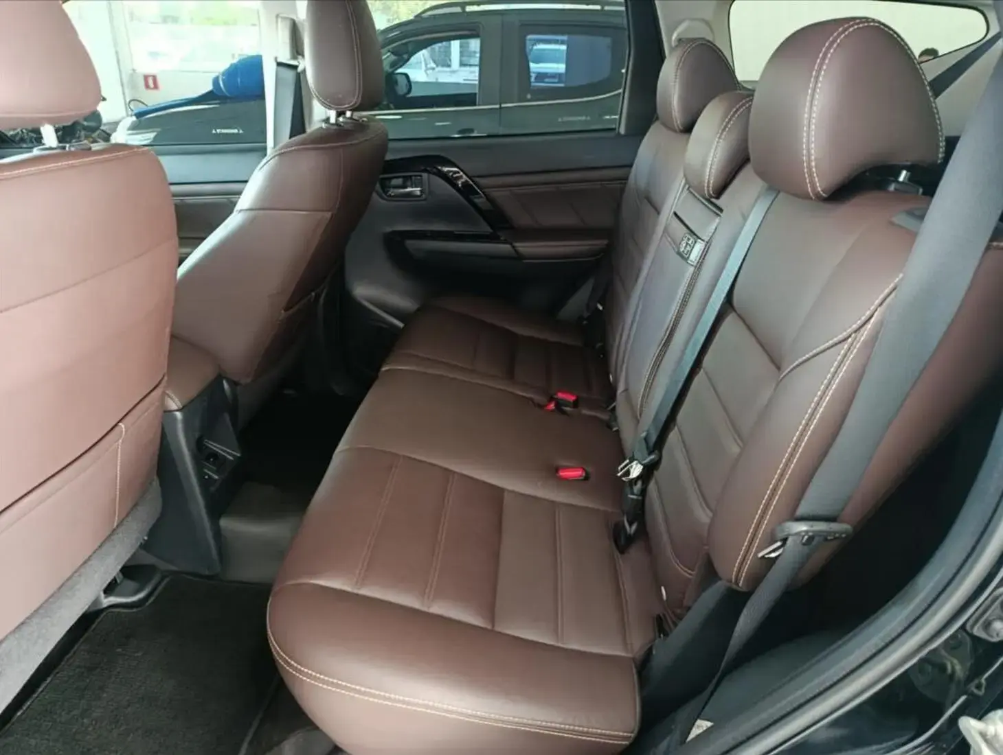 galeria PAJERO SPORT