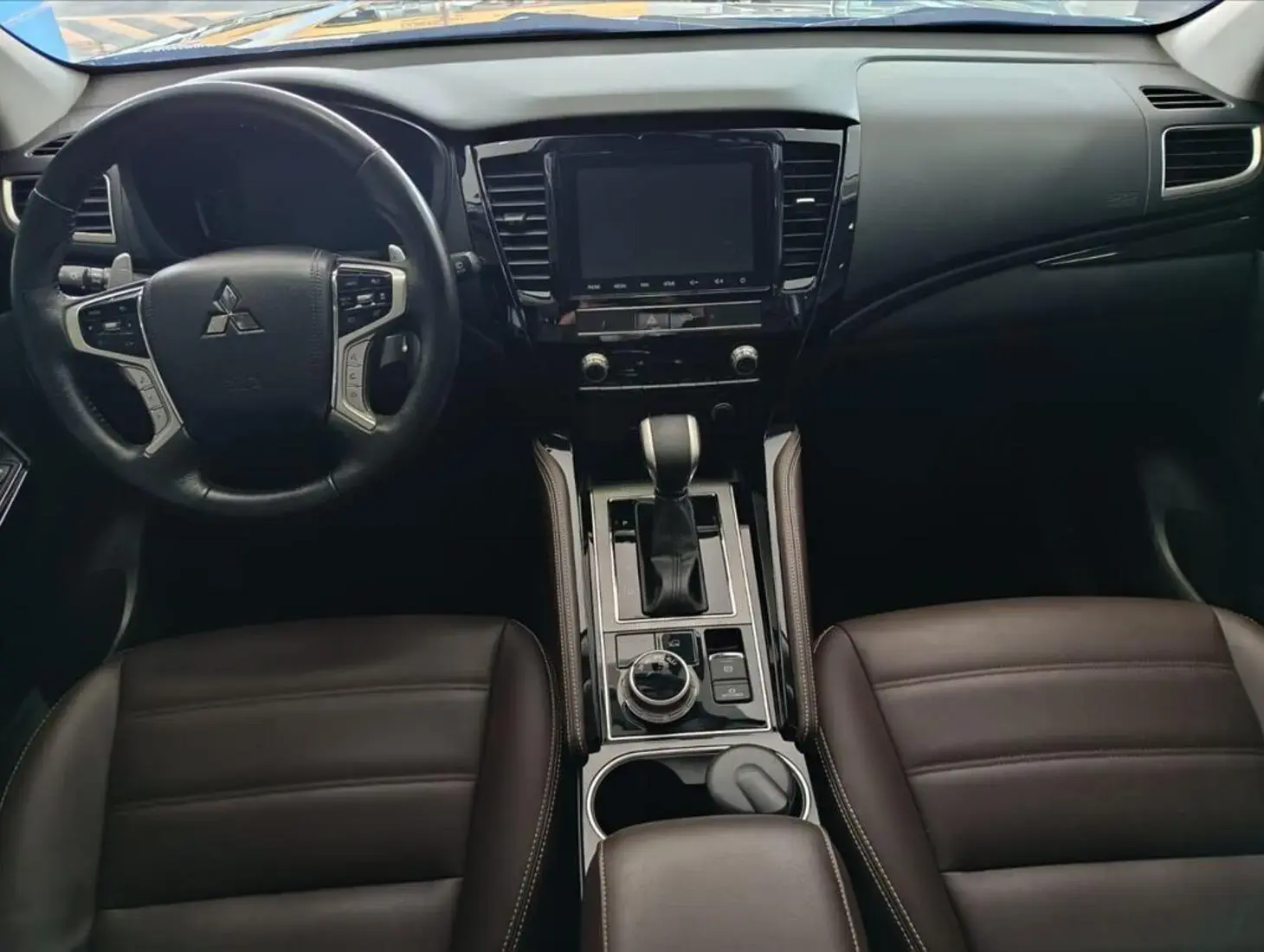 galeria PAJERO SPORT