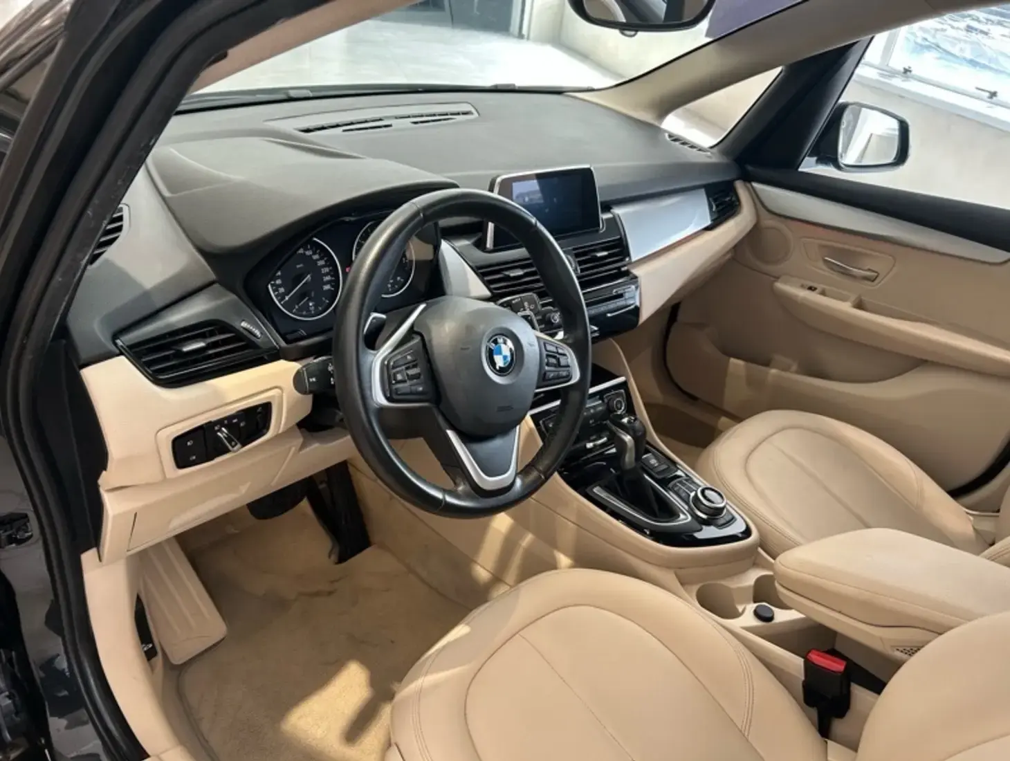 galeria 220i Active Tourer