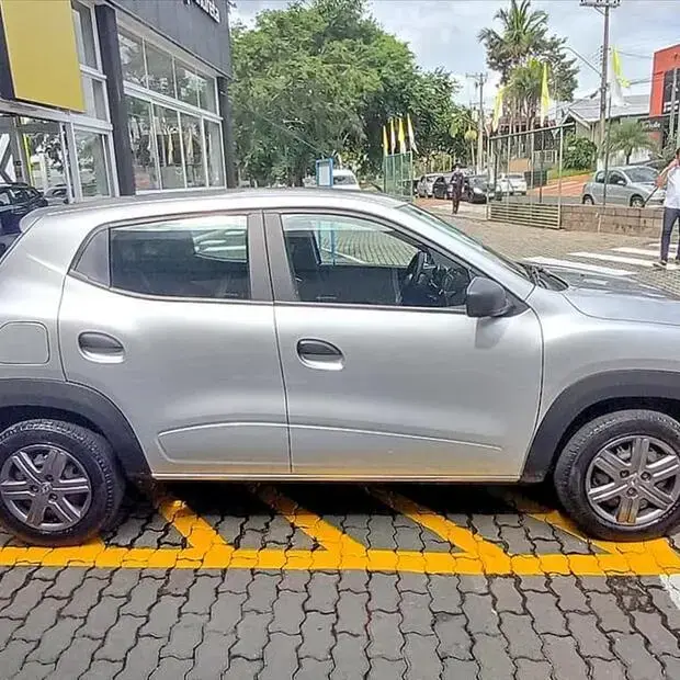 Renault KWID 1.0 12V SCE FLEX ZEN MANUAL