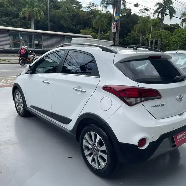Hyundai HB20X 1.6 16V PREMIUM FLEX 4P AUTOMÁTICO
