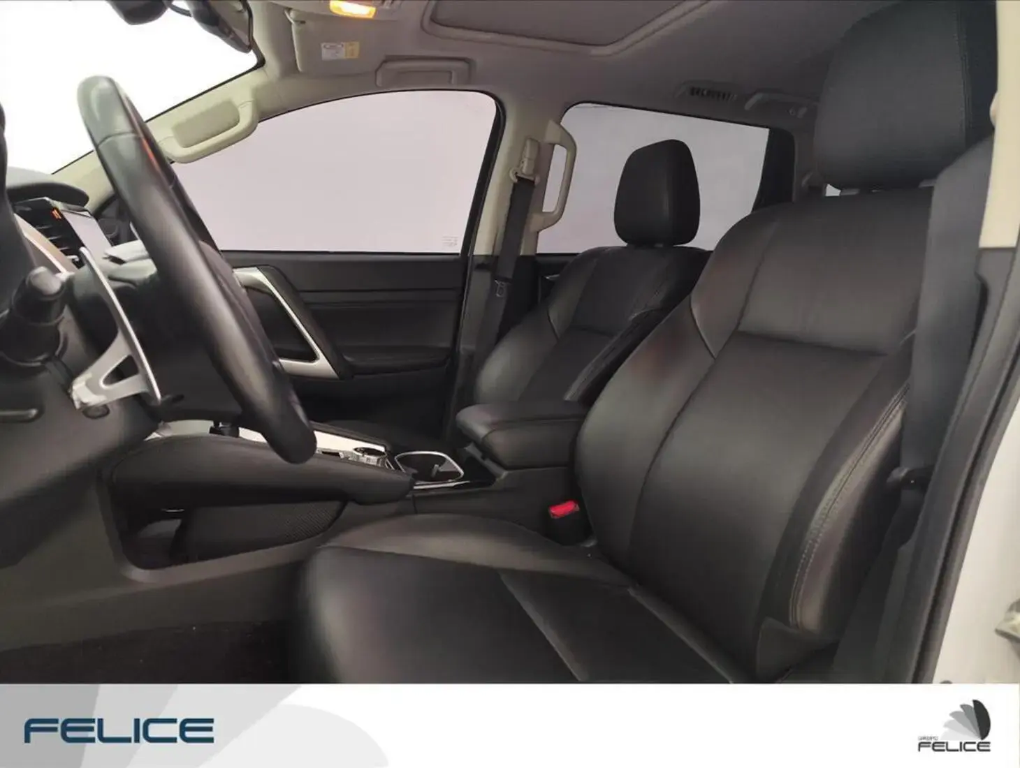 galeria PAJERO SPORT