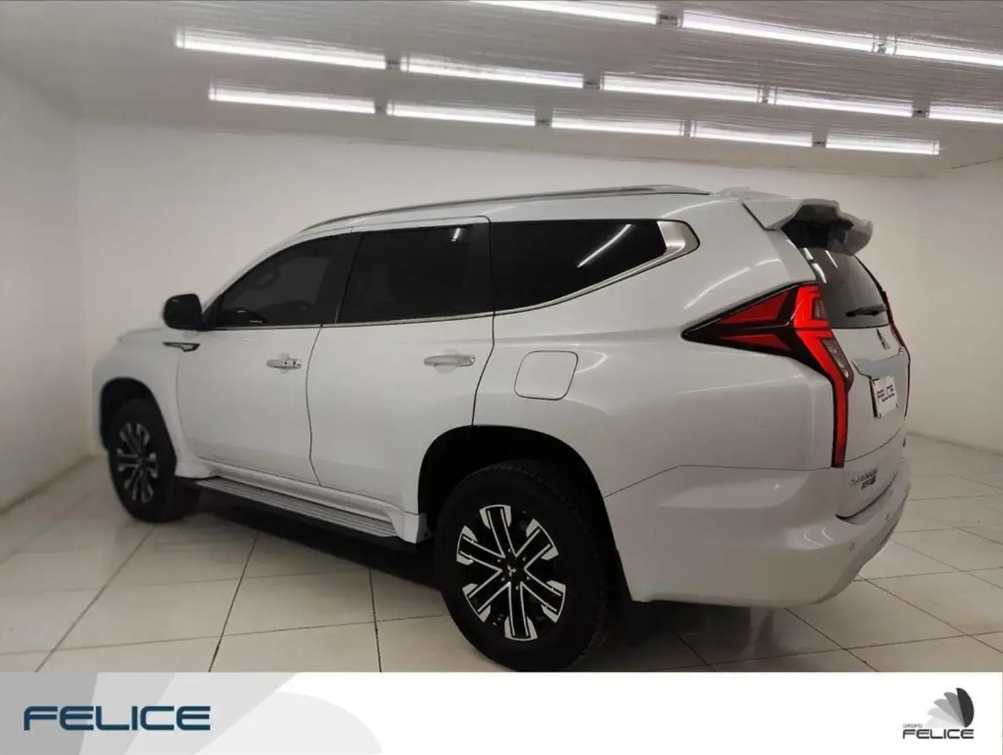 galeria PAJERO SPORT