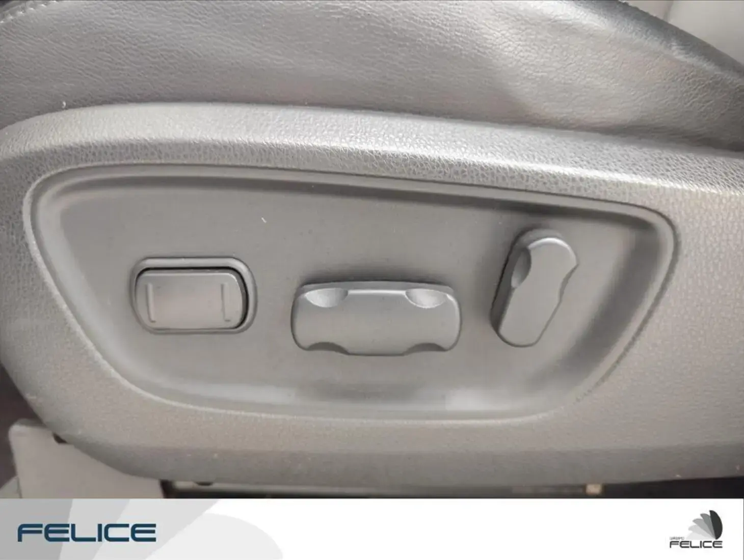 galeria PAJERO SPORT