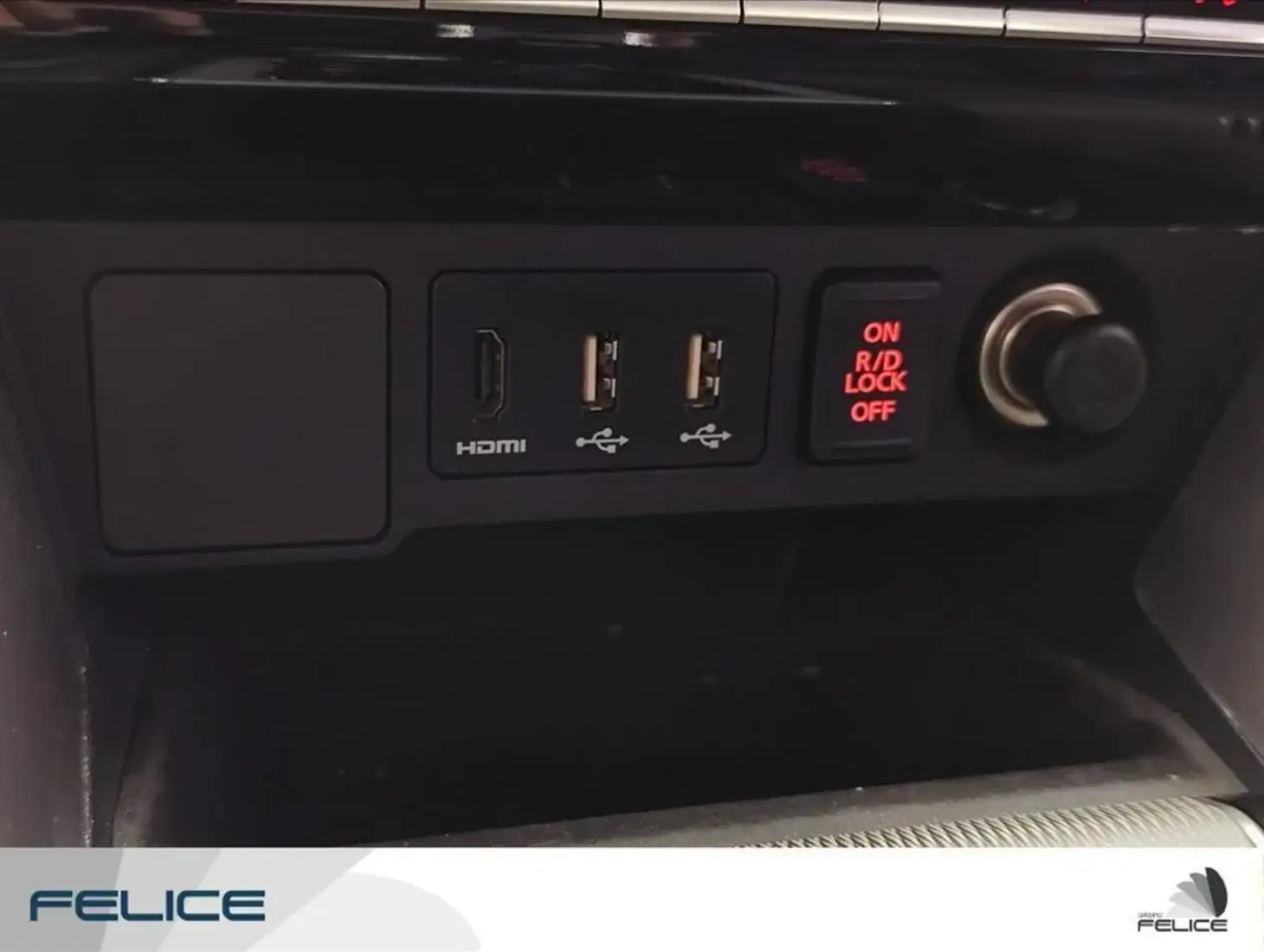 galeria PAJERO SPORT