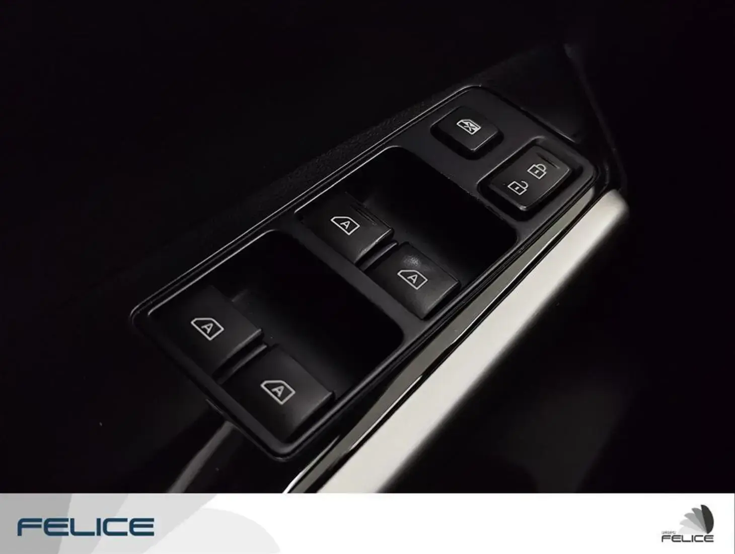 galeria PAJERO SPORT