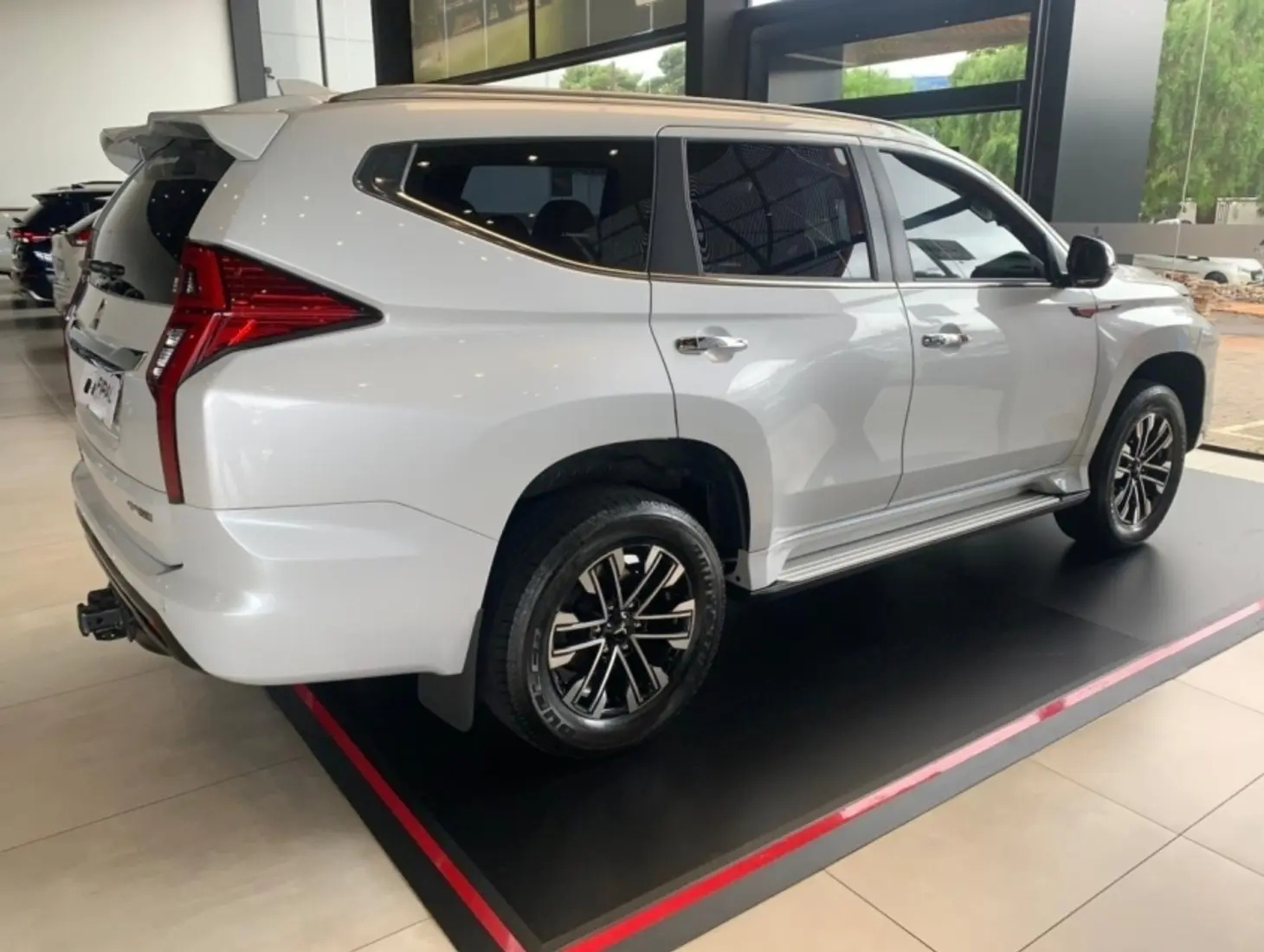 galeria PAJERO SPORT