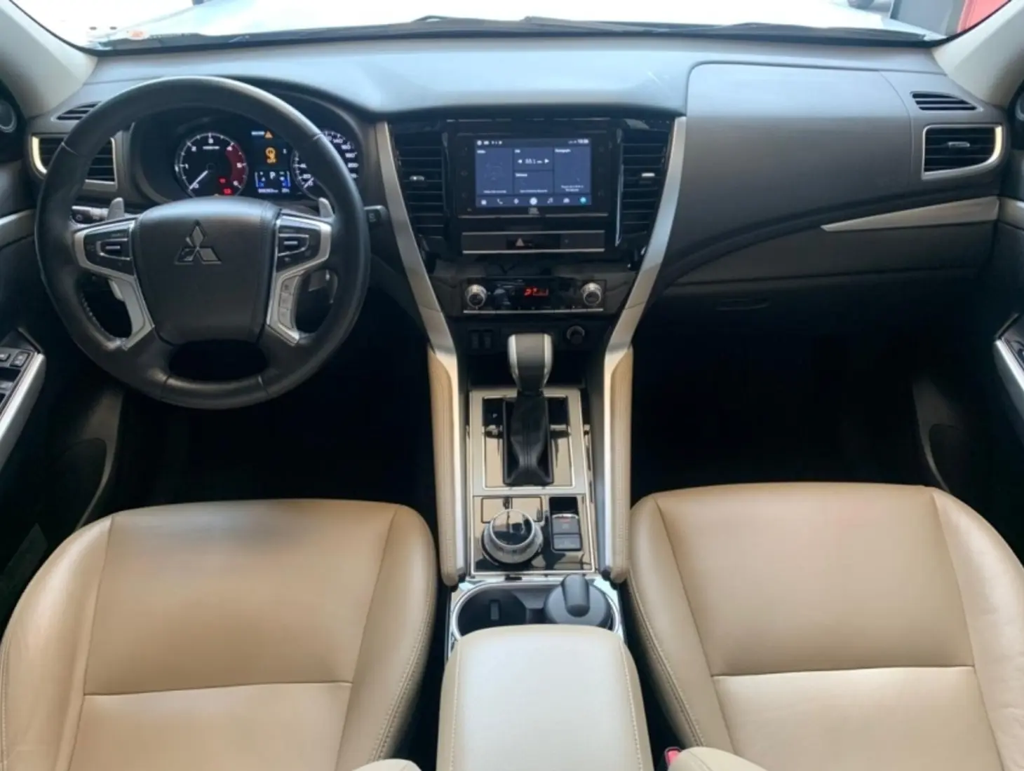 galeria PAJERO SPORT