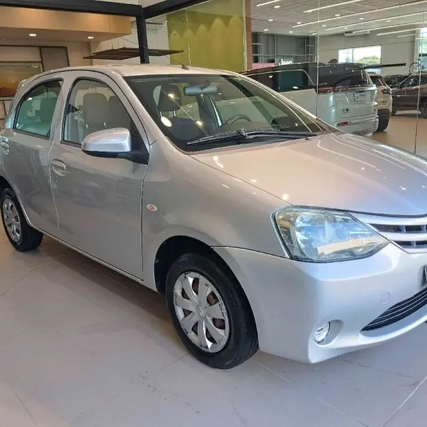 Toyota ETIOS 1.3 X 16V FLEX 4P MANUAL