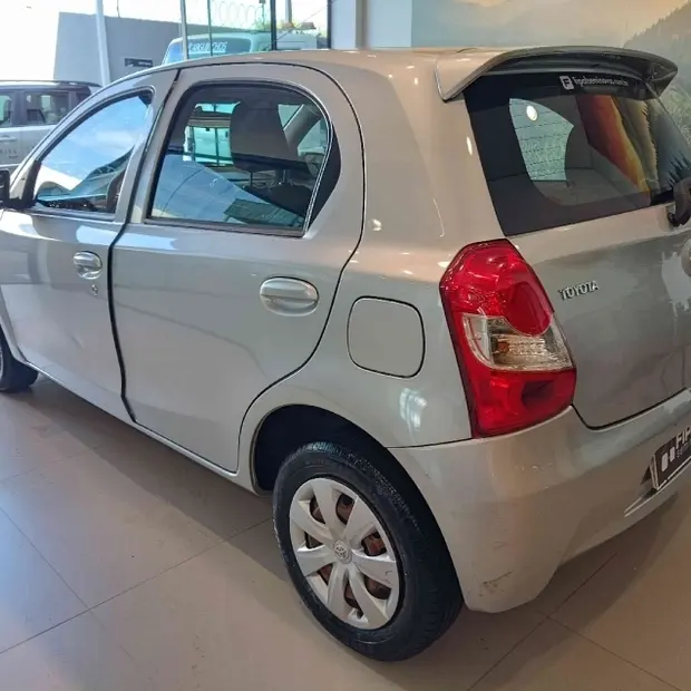 Toyota ETIOS 1.3 X 16V FLEX 4P MANUAL