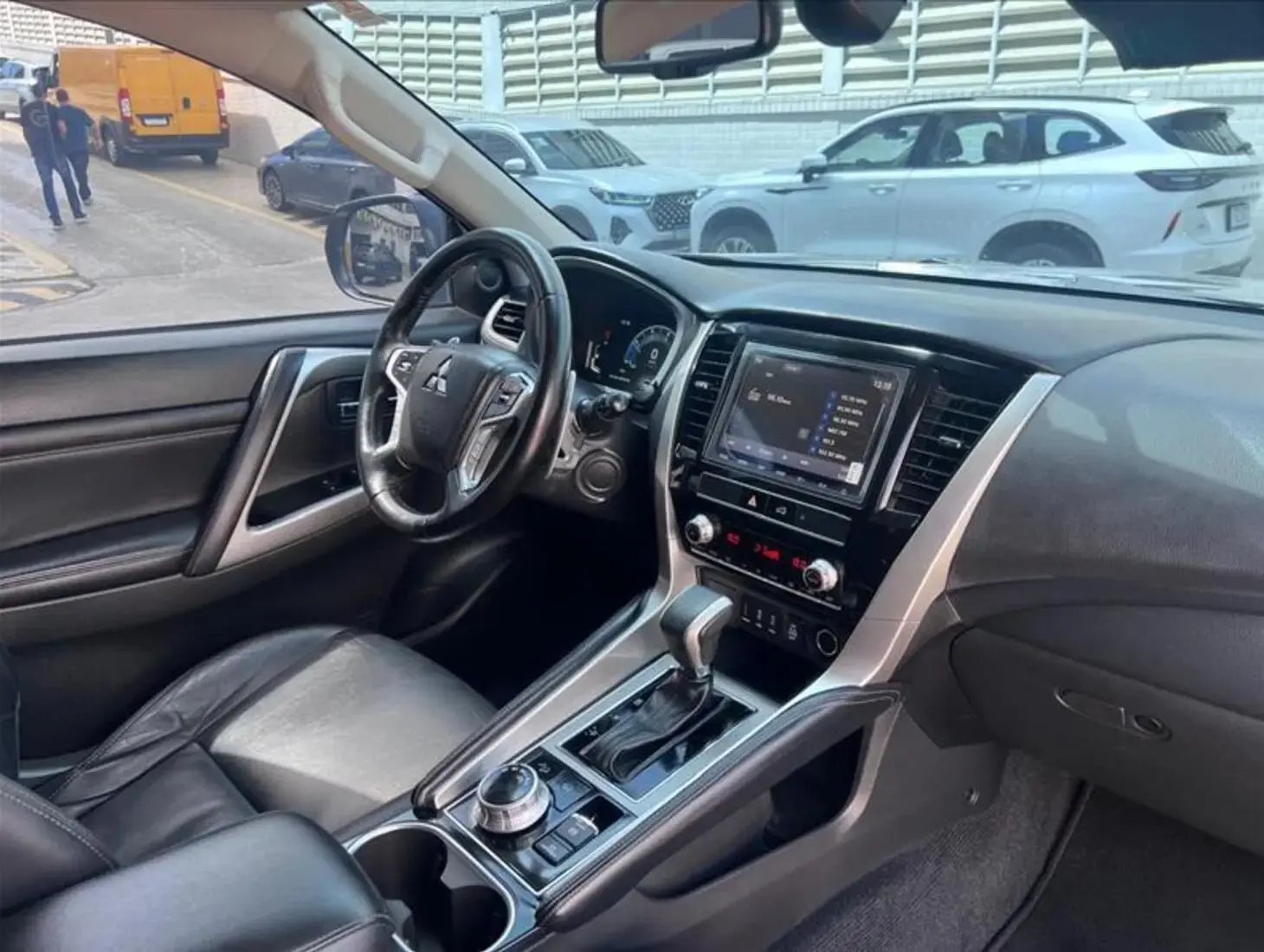 galeria PAJERO SPORT