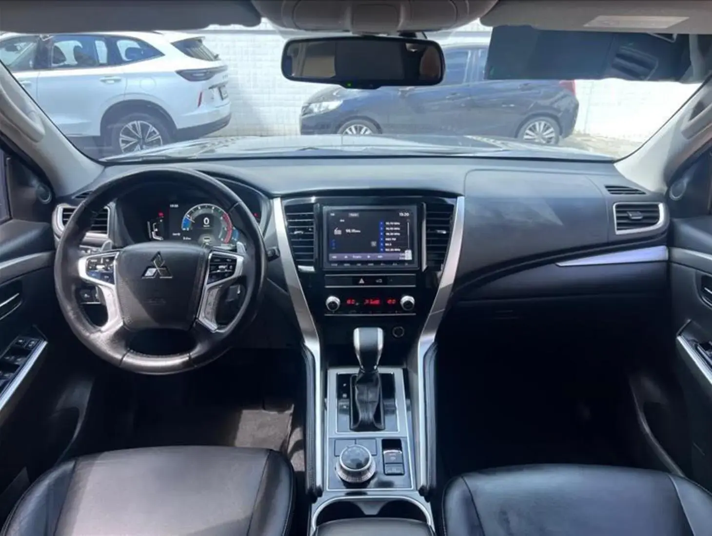 galeria PAJERO SPORT