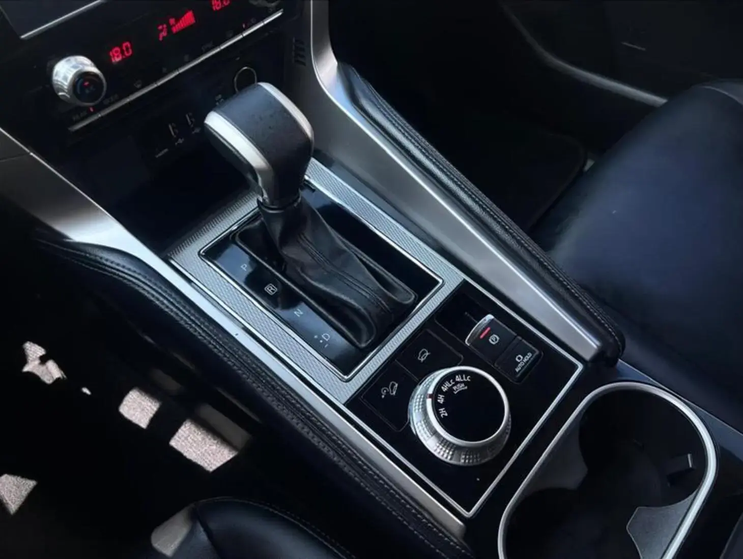 galeria PAJERO SPORT