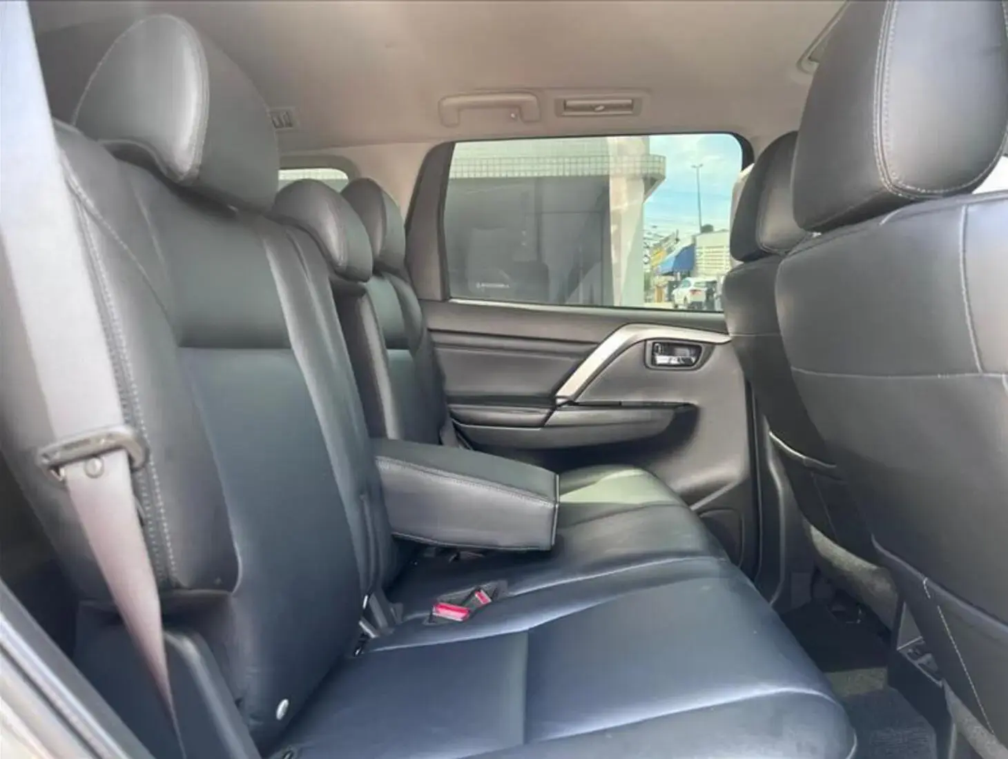 galeria PAJERO SPORT