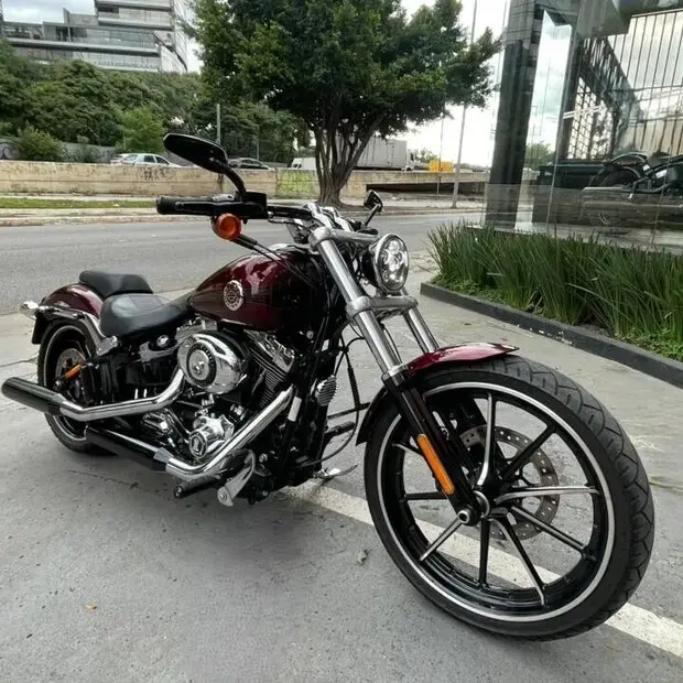 Harley Davidson Softail Breakout
