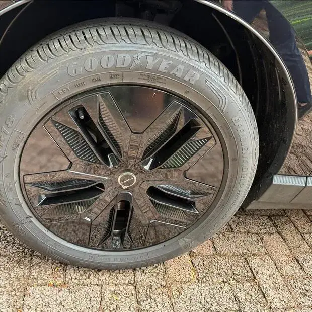 Volvo EX30 69 KW ELÉTRICO CORE