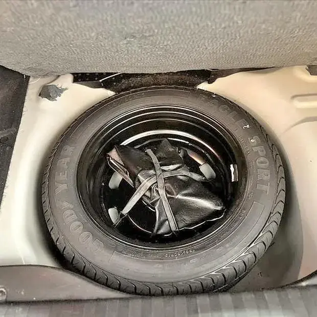 Peugeot 2008 1.6 16V FLEX ALLURE 4P AUTOMÁTICO