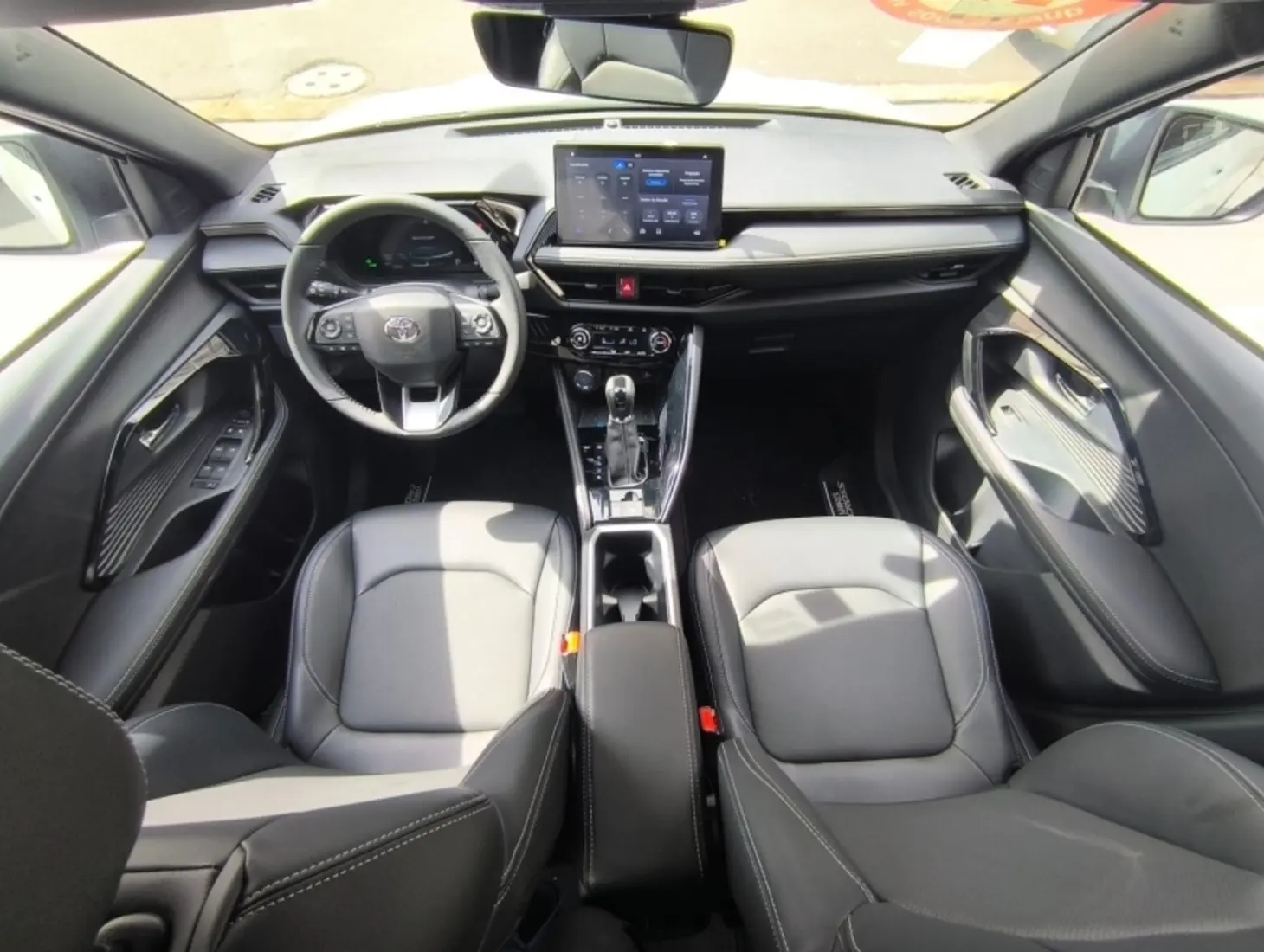 galeria YARIS CROSS