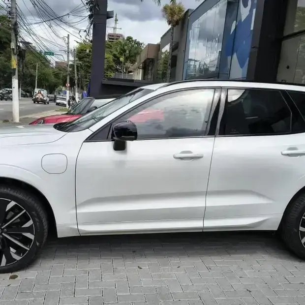 Volvo XC60 Ultra Dark PHEV