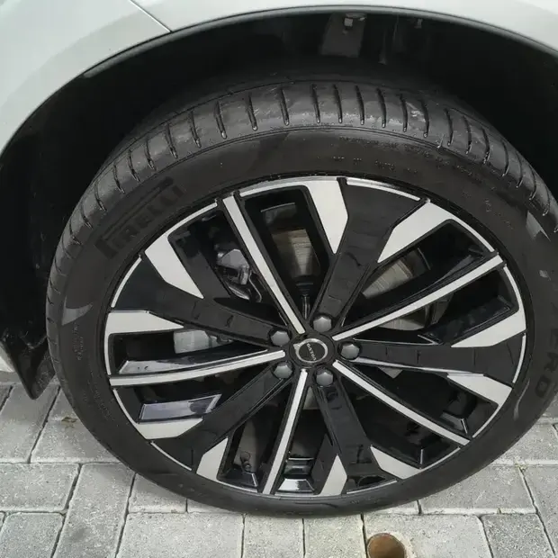 Volvo XC60 Ultra Dark PHEV