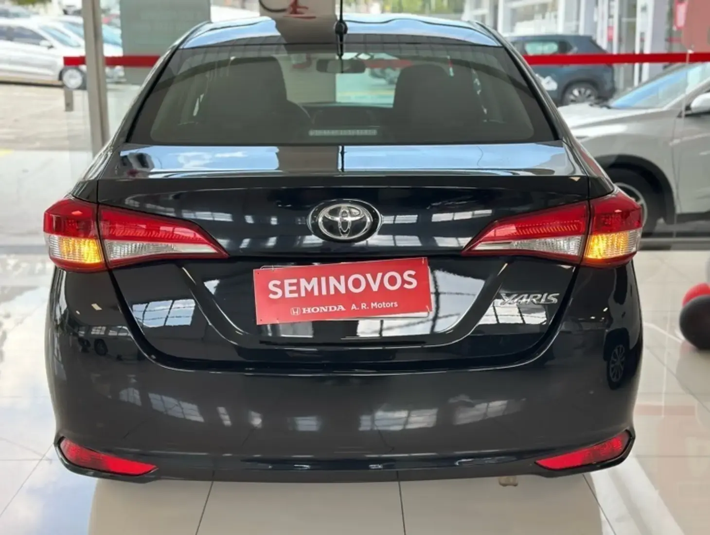 galeria Yaris Sedan