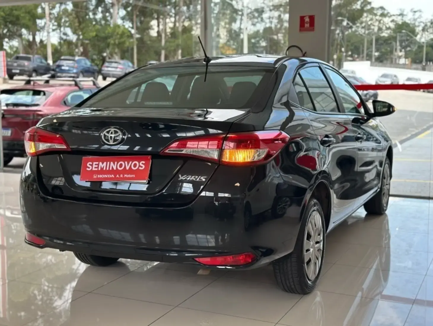 galeria Yaris Sedan