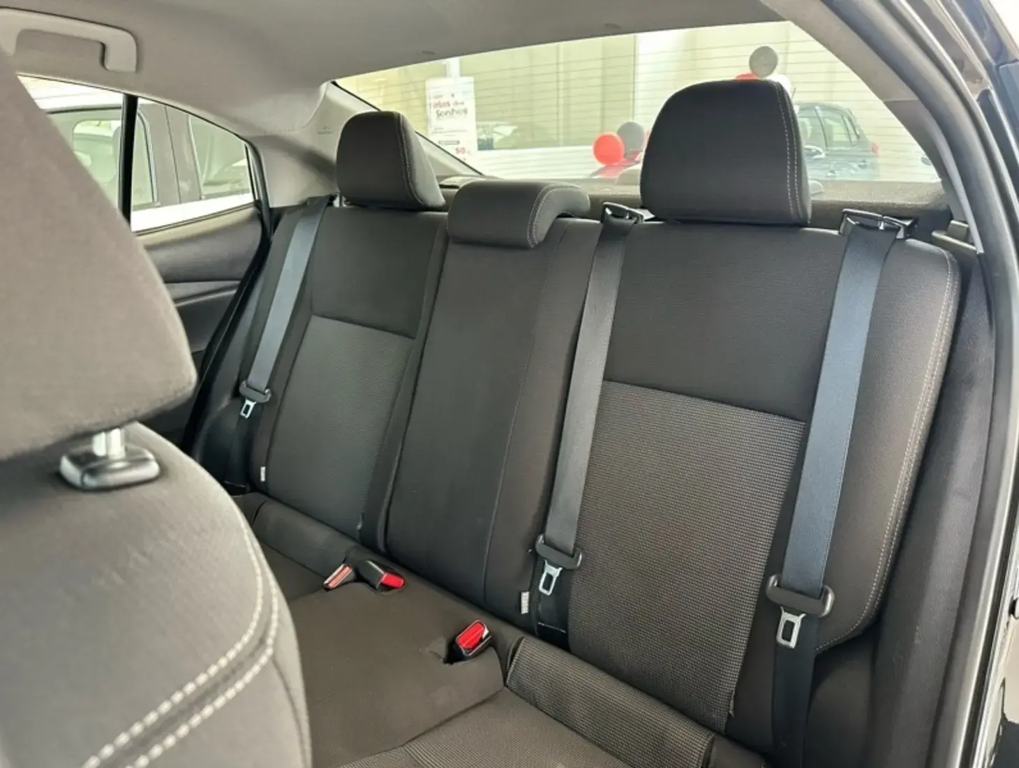 galeria Yaris Sedan