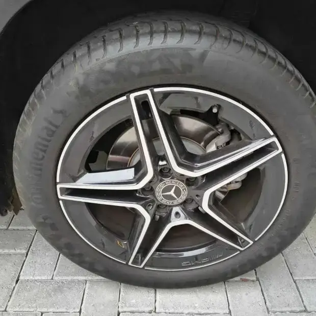 Mercedes Benz GLB 220 4M AMG Line