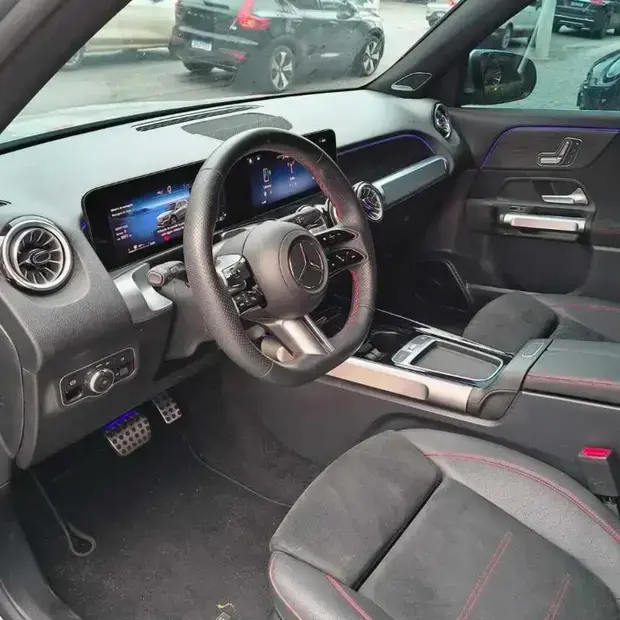 Mercedes Benz GLB 220 4M AMG Line