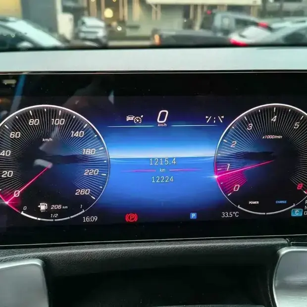 Mercedes Benz GLB 220 4M AMG Line