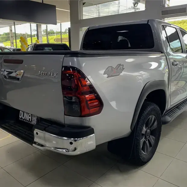 Toyota HILUX 2.8 SR 4X4 CD 16V DIESEL 4P AUTOMÁTICO