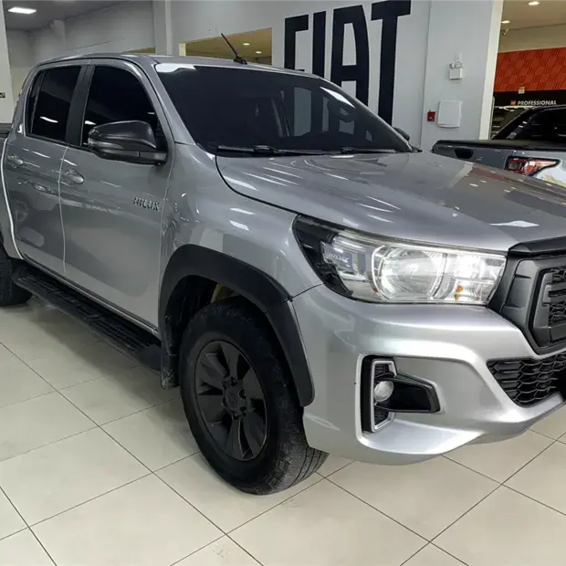 Toyota HILUX 2.8 SR 4X4 CD 16V DIESEL 4P AUTOMÁTICO