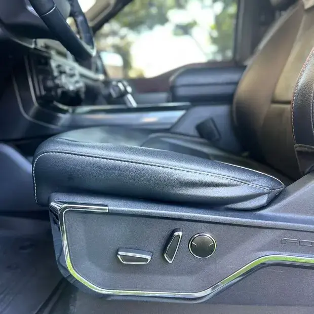 Ford F-150 Lariat 4x4 5.0 V8