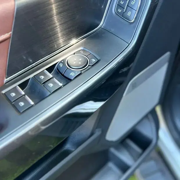 Ford F-150 Lariat 4x4 5.0 V8