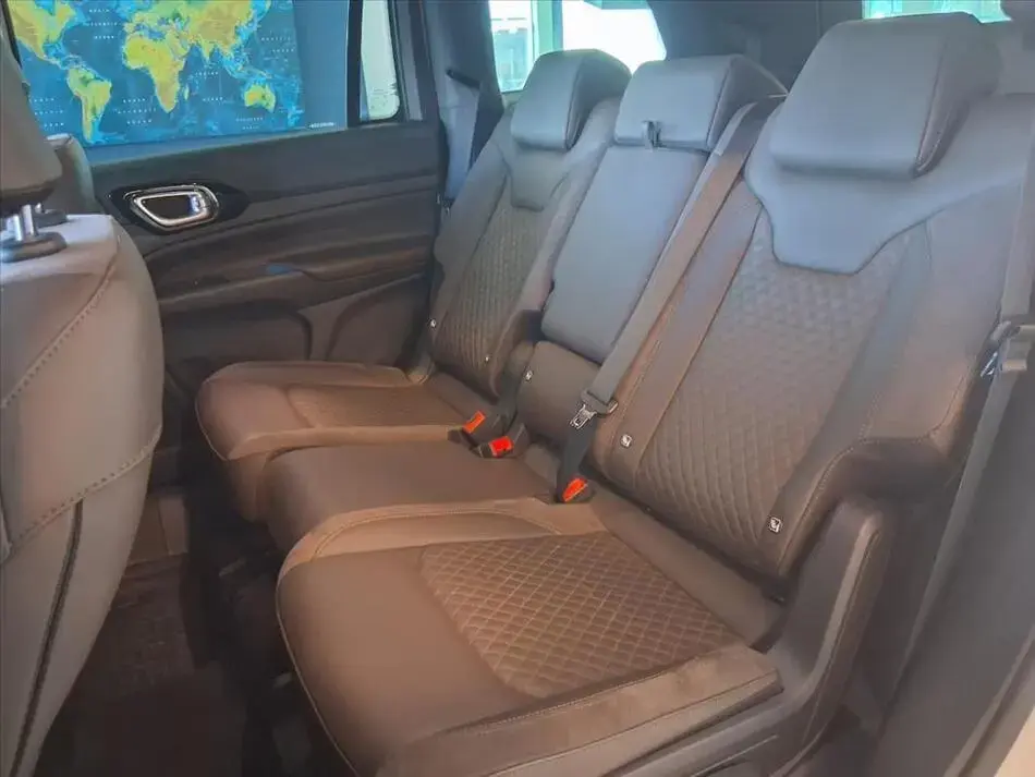 Commander 2.0 Hurricane 4 Turbo Gasolina Overland At9 6