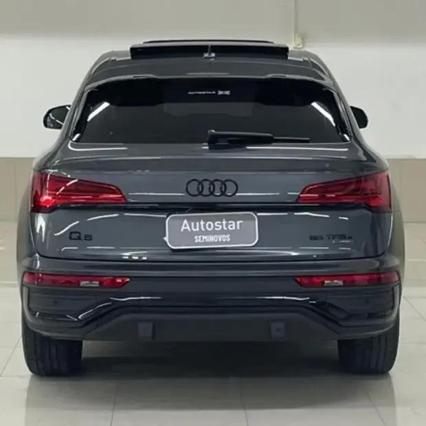 Audi Q5 SB Perf. 2.0 TFSIe S.Tr. Qt (Hib.)