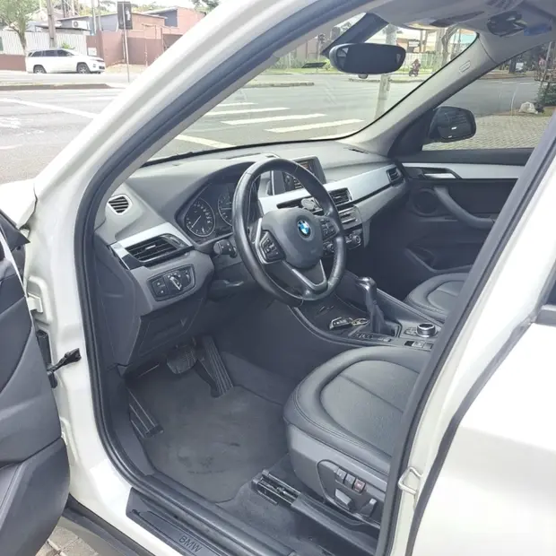 Bmw X1 2.0 16V TURBO ACTIVEFLEX SDRIVE20I 4P AUTOMÁTICO