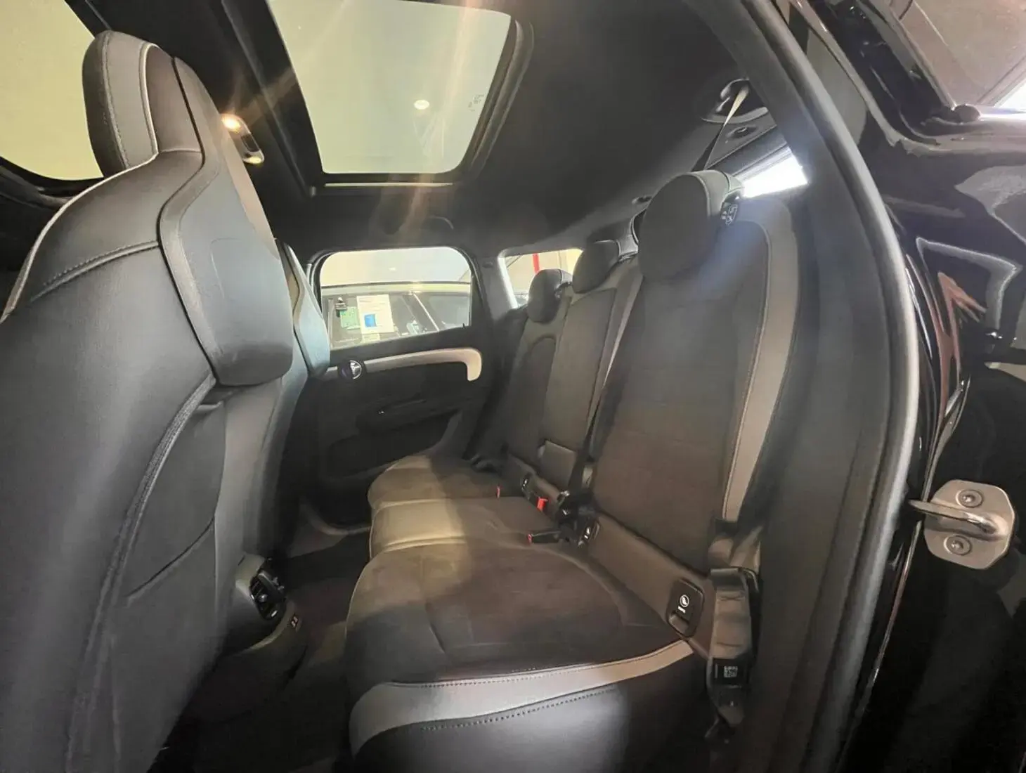 galeria Cooper Countryman