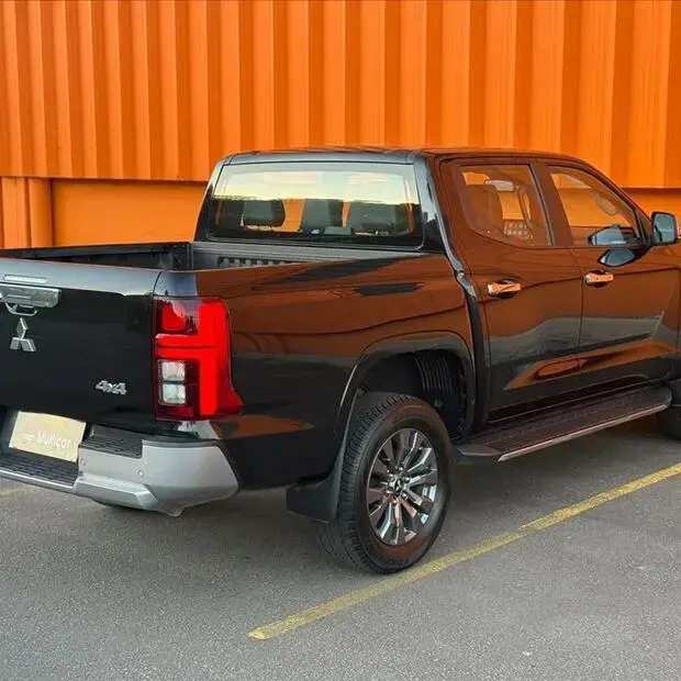 Mitsubishi TRITON 2.4 BITURBO DIESEL CD HPE-S 4X4 AUTOMÁTICO