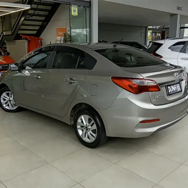 Hyundai HB20S 1.6 COMFORT PLUS 16V FLEX 4P MANUAL