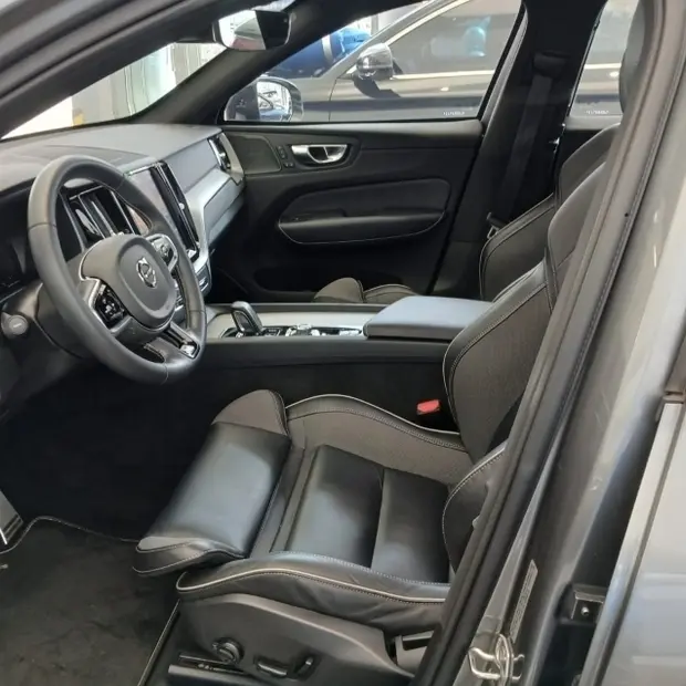 Volvo XC60 2.0 T8 HYBRID R-DESIGN AWD GEARTRONIC