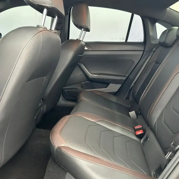 Volkswagen VIRTUS 1.0 200 TSI HIGHLINE AUTOMÁTICO