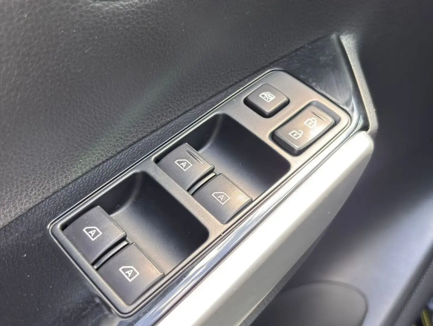 galeria PAJERO SPORT HPE-S 2.4 4X4