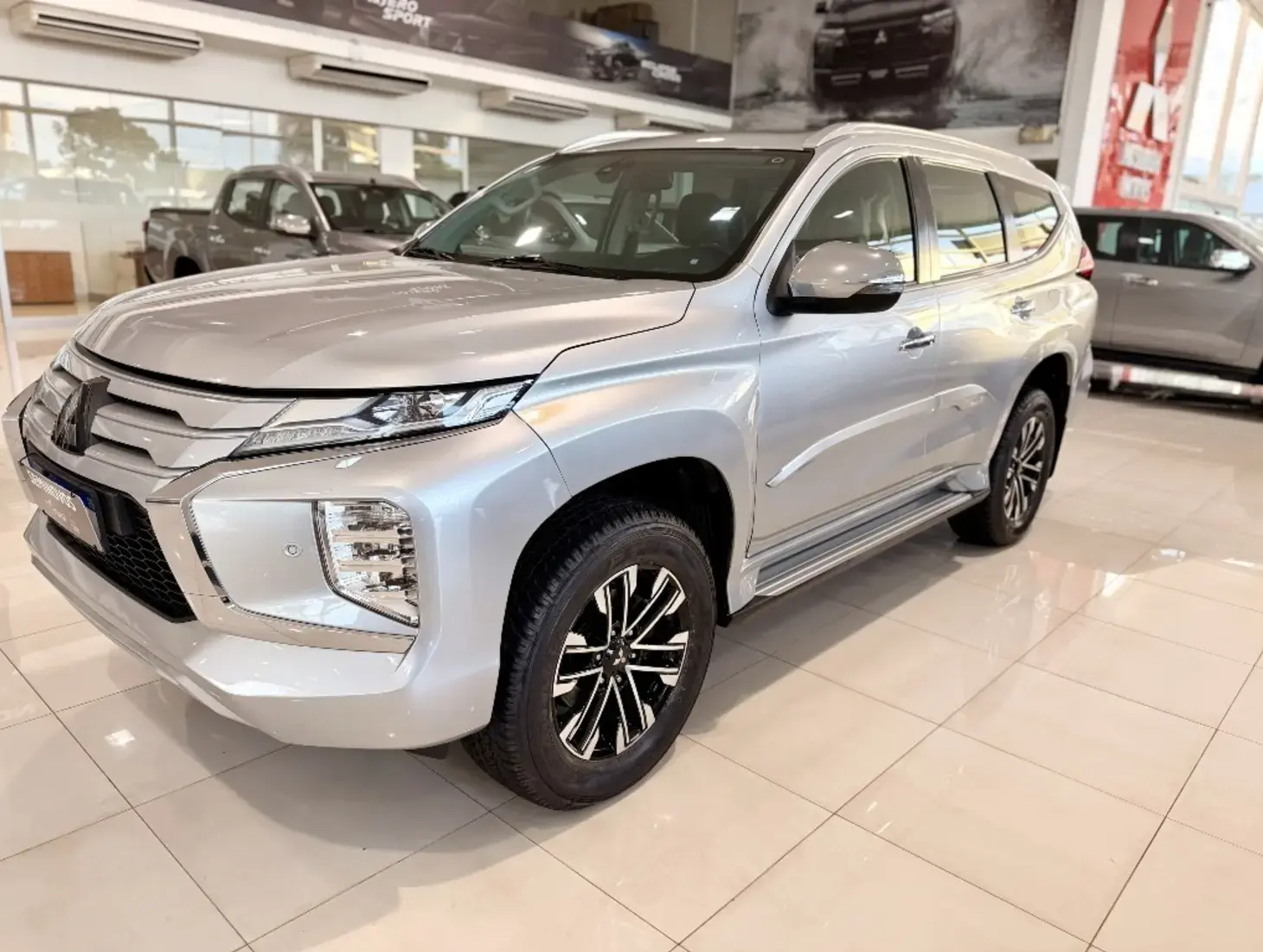 galeria PAJERO SPORT