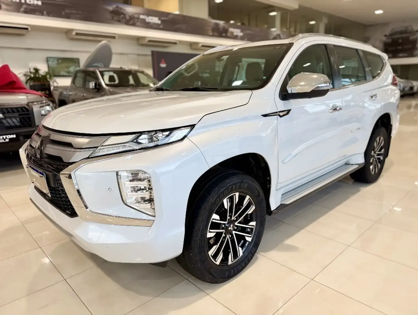galeria PAJERO SPORT